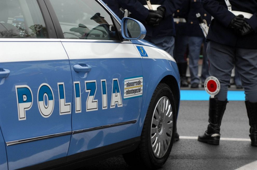 Risultato immagini per POLIZIA DI STATO ARRESTA DROGA